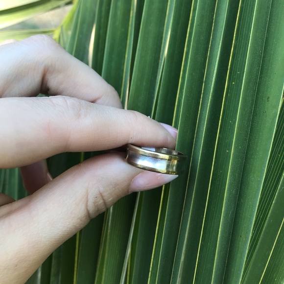 NWT stainless steel gold ring - Picture 2 of 3